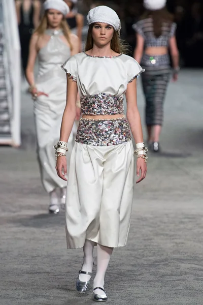 Look 74